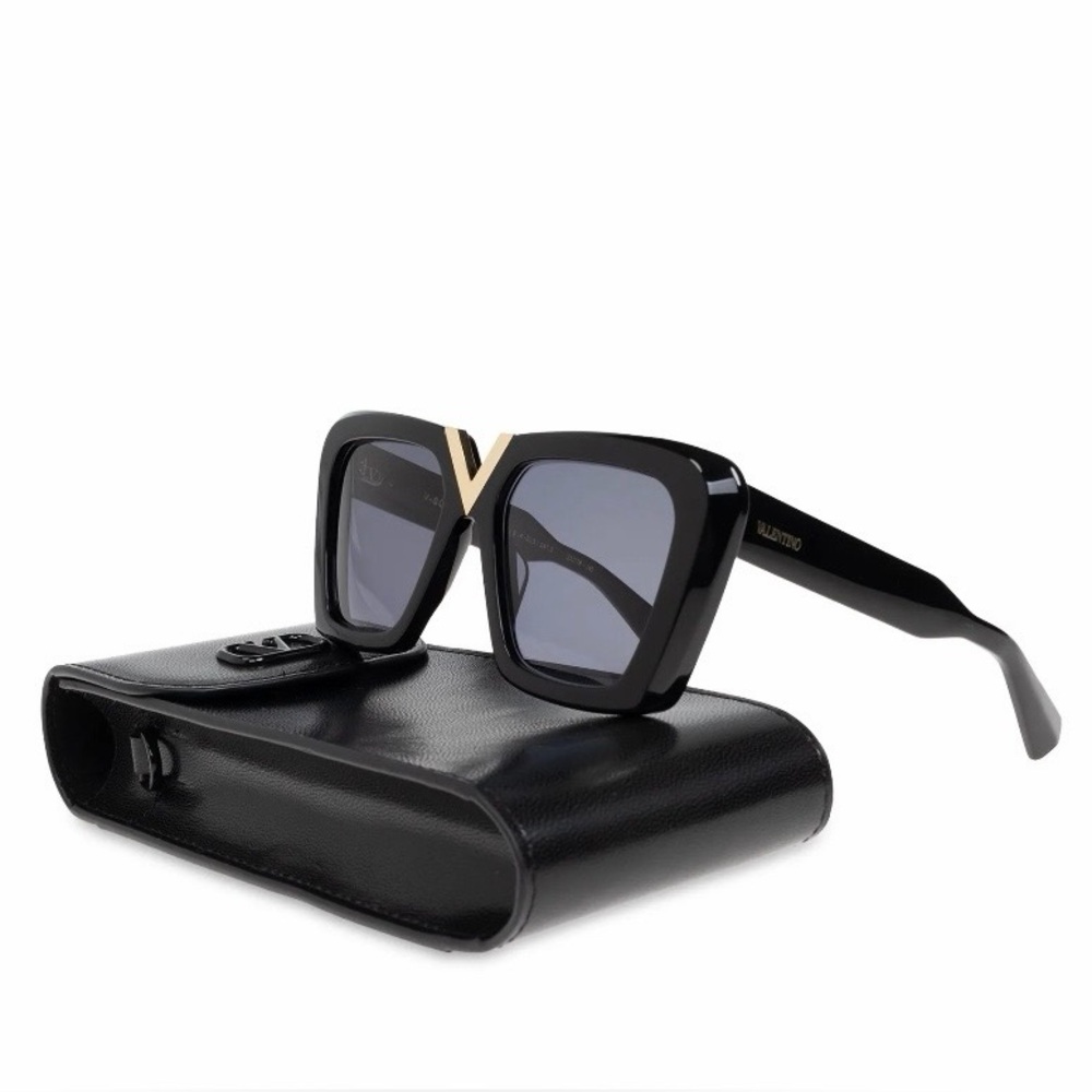 ⭐️VALENTINO GARAVANI VLogo Sunglasses⭐️
